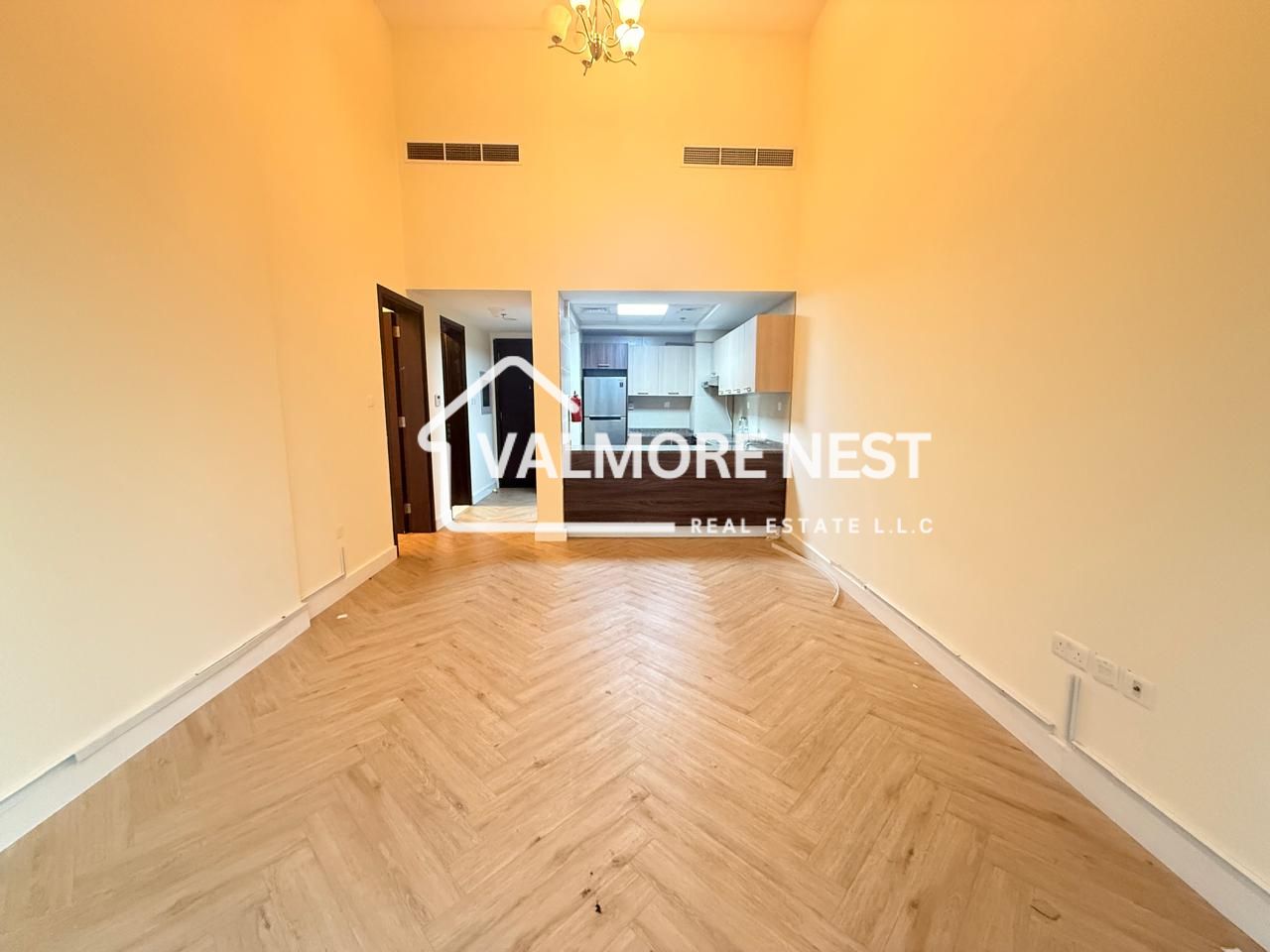Versatile space I In best price I Easy access