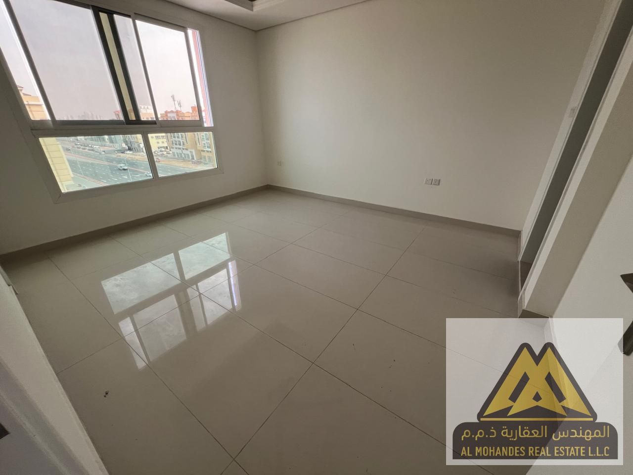 High-quality finishing | Central air conditioning | Very clean building | Prime location | Balcony