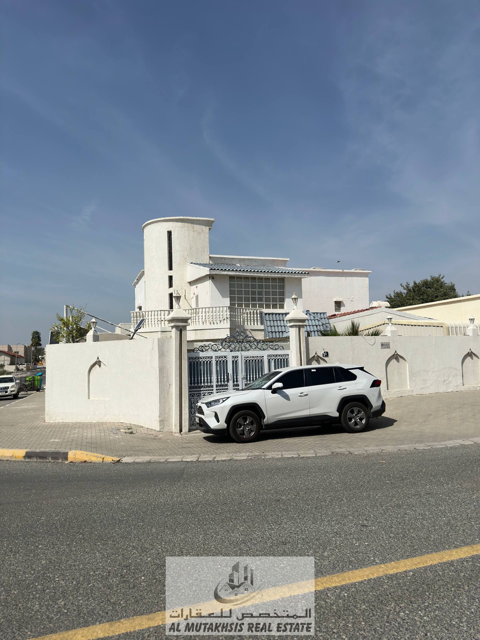 Furnished villa for rent in Al Falaj area, consisting of 3 bedrooms, a living room, and a kitchen.
