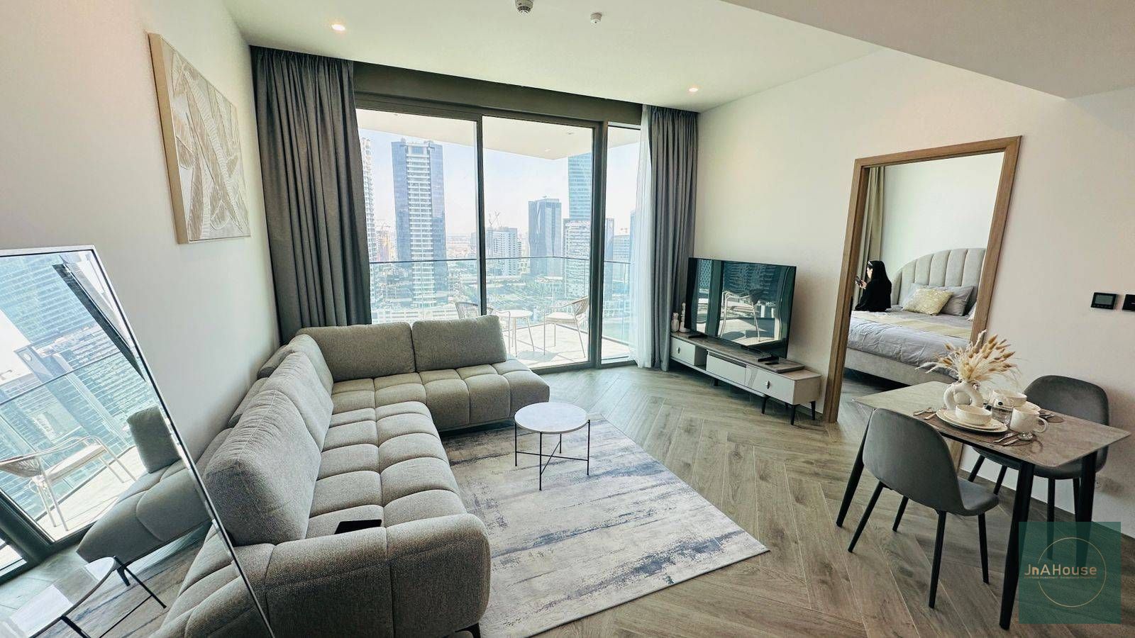 FULLY FURNISHED I CANAL VIEW I 6 CHEQUES
