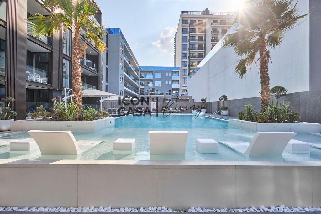 Spacious Studio with Balcony