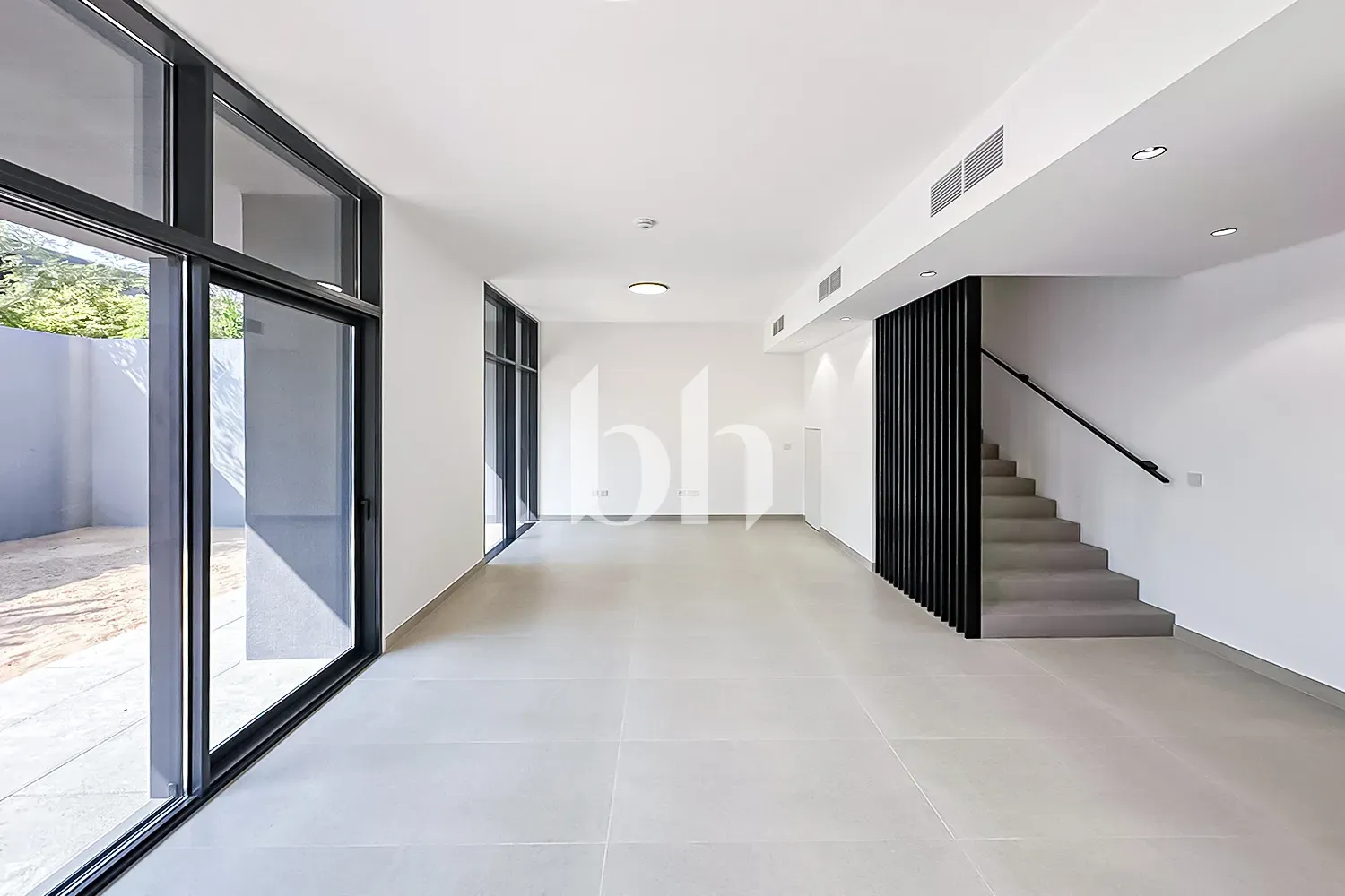 4BR Townhouse | Freehold | Resale