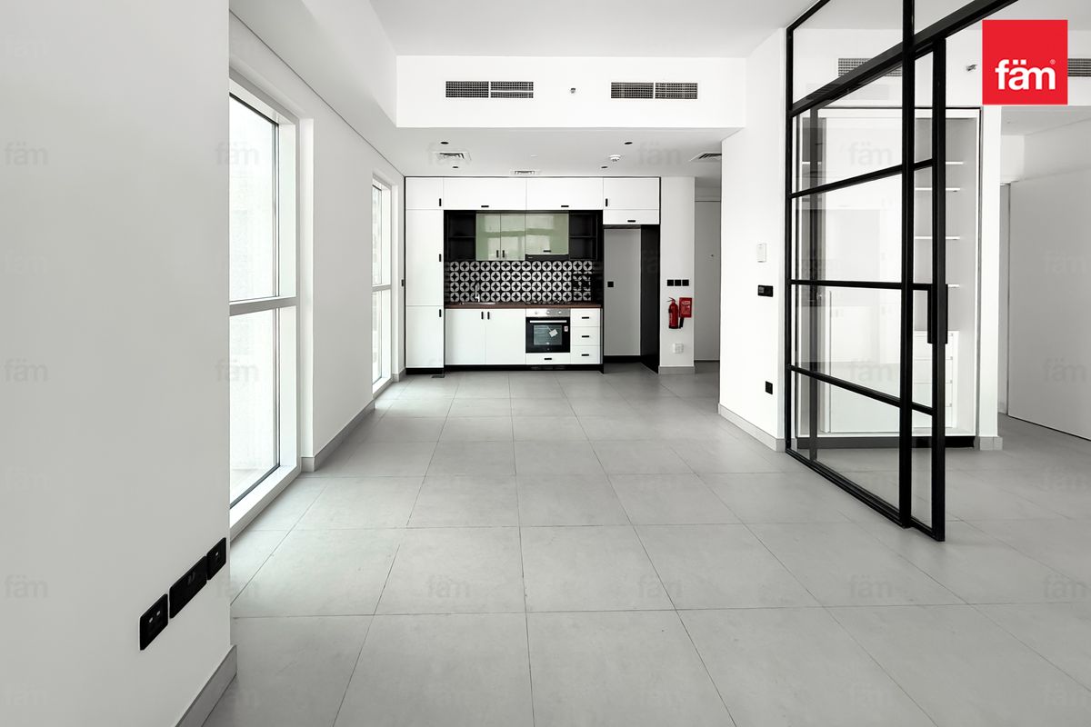 POOL VIEW | NEAR PARK | MULTI AMENITIES | CORNER