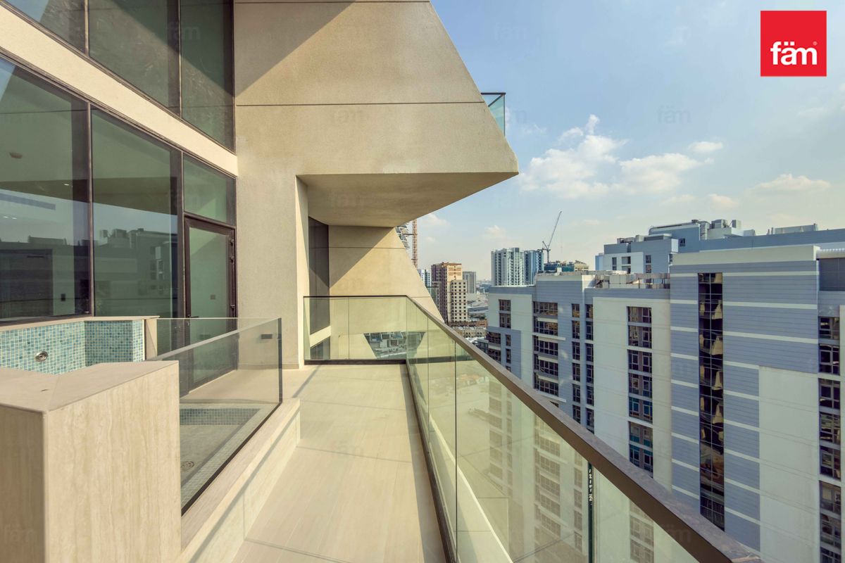 High floor | Private Jacuzzi |Ready to Move