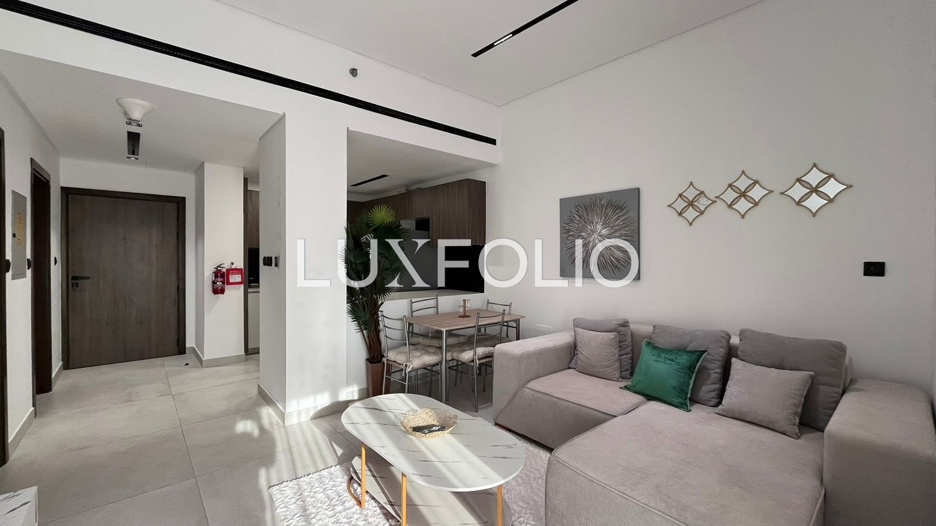 Fully Furnished | Modern | Vacant Now
