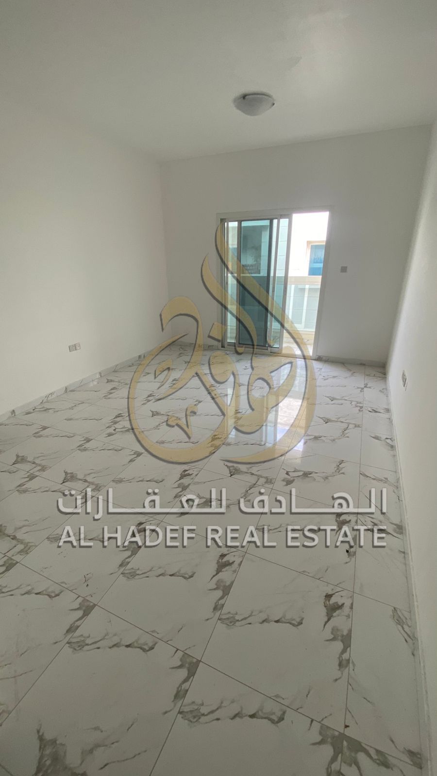 For rent in Ajman - Al Rashidiya 2: 1-bedroom apartment with a living room and 2 bathrooms, strategically located in Al Rashidiya 2.