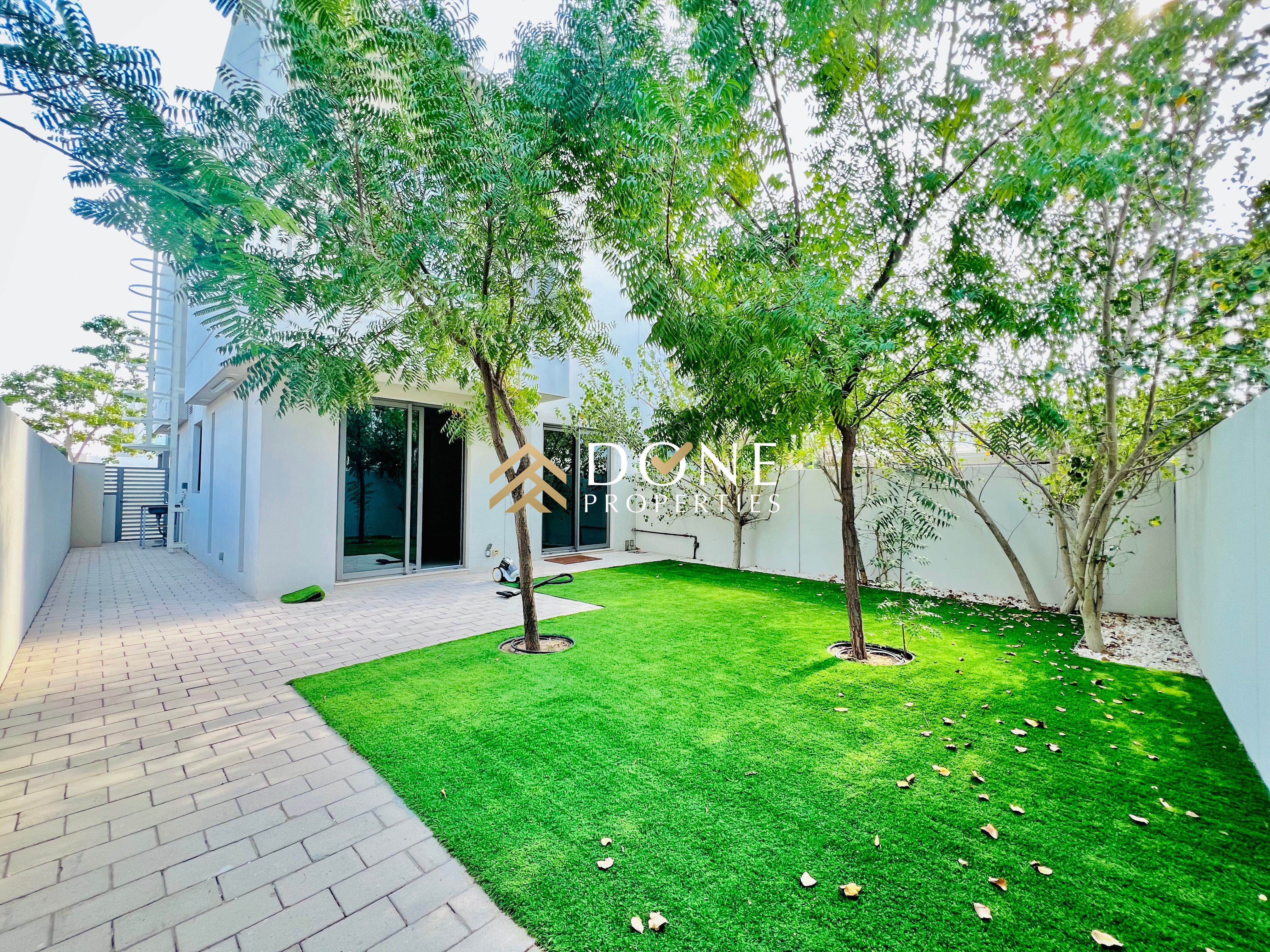 Corner unit. 3br+ maid room - Specious backyard with elegant finishing