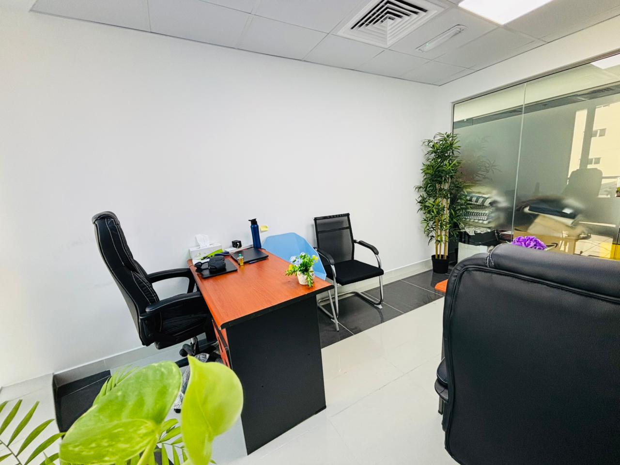 Brand new office |direct from Owner |near to Public Transport