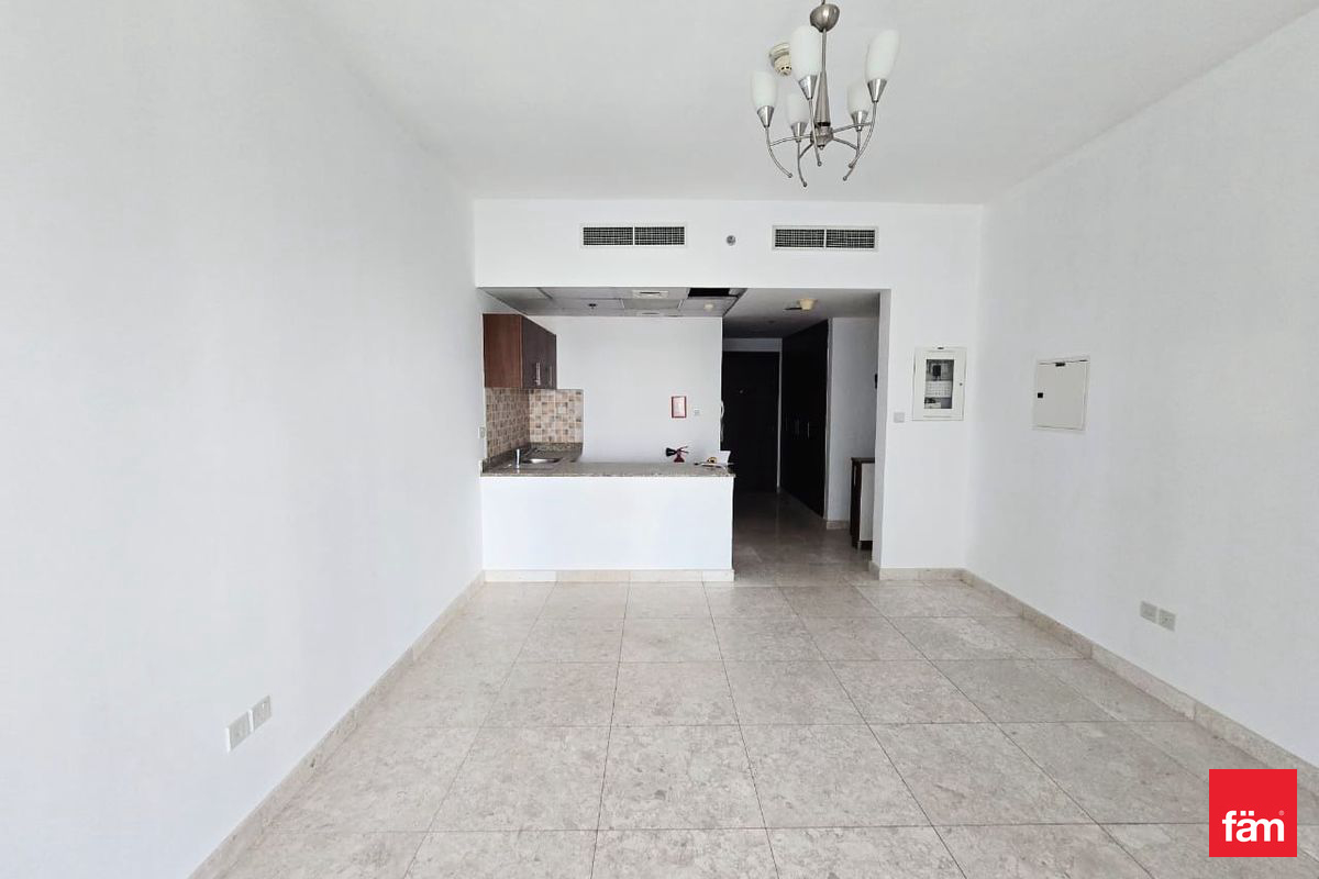 Island Kitchen I Tenanted | Spacious