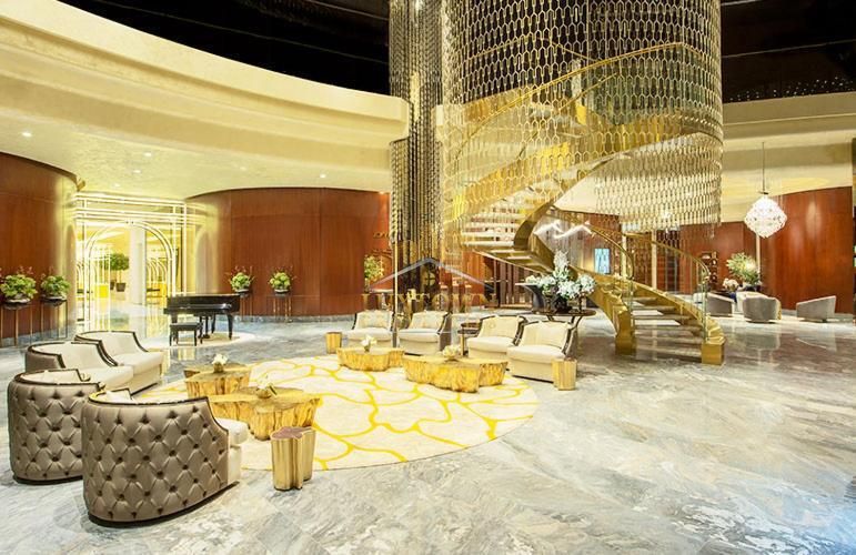 Luxurious-Near Downtown-Pool View-Huge-Vacant