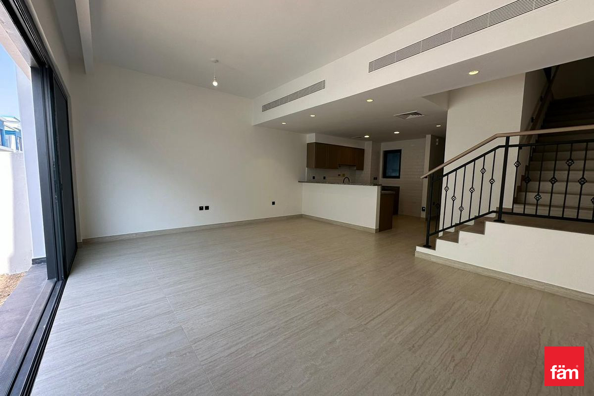 Big Layout | Ready to Move In | 4 Cheques