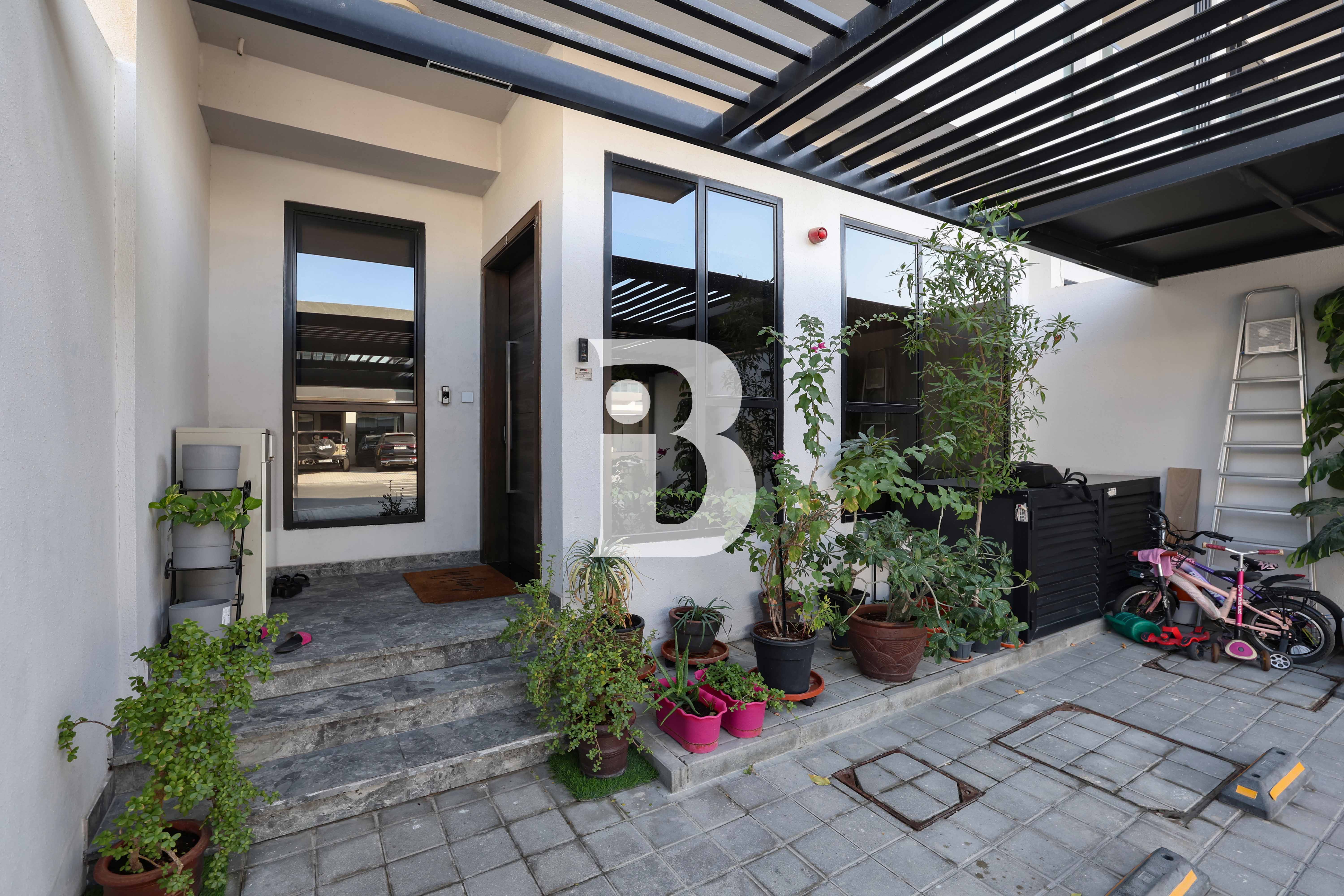 PREMIUM | 4BR TOWNHOUSE | SPACIOUS | VOT