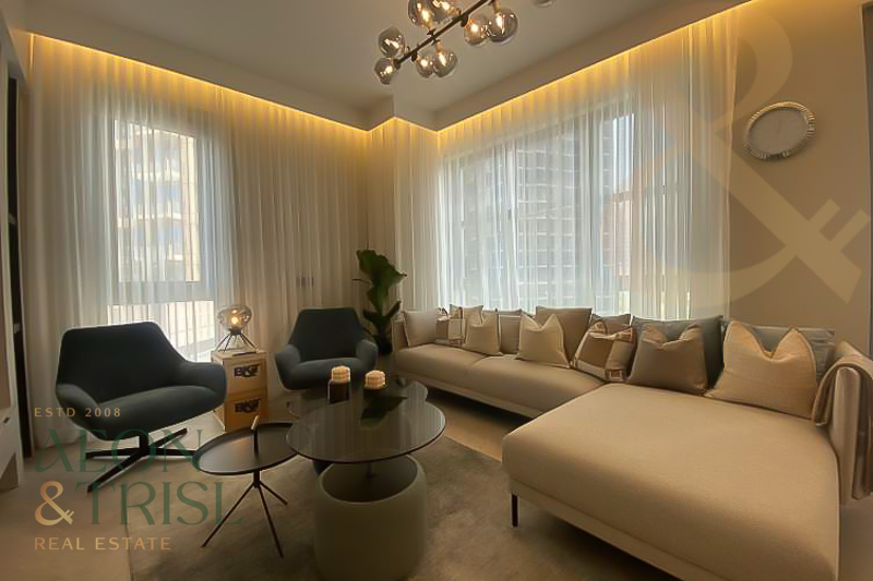 Spacious l Prime Location l Downtown Elegance