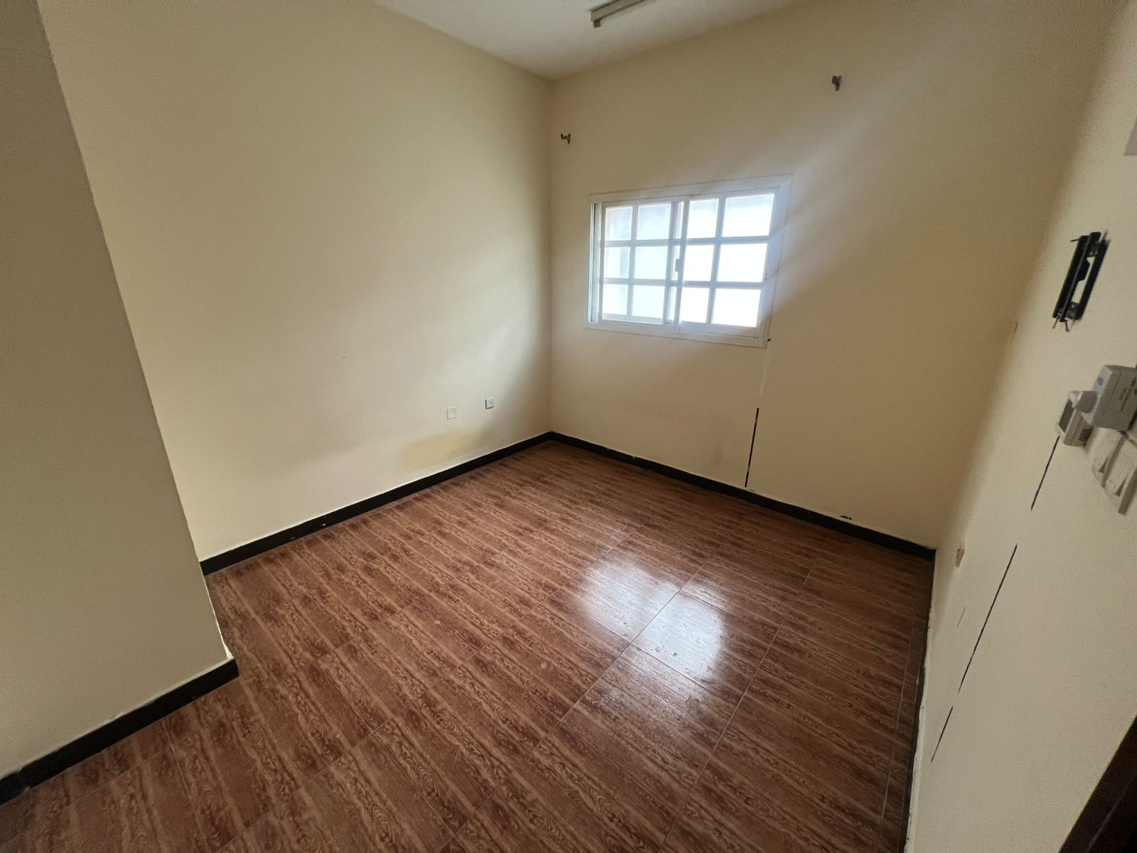 Great opportunity for annual rent in Ajman – One bedroom and living room in Al Rashidiya, near Nesto. If you're looking for an apartment at an excell