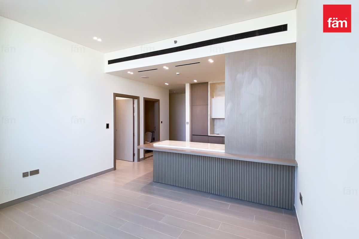 High floor, Storage room, Open view