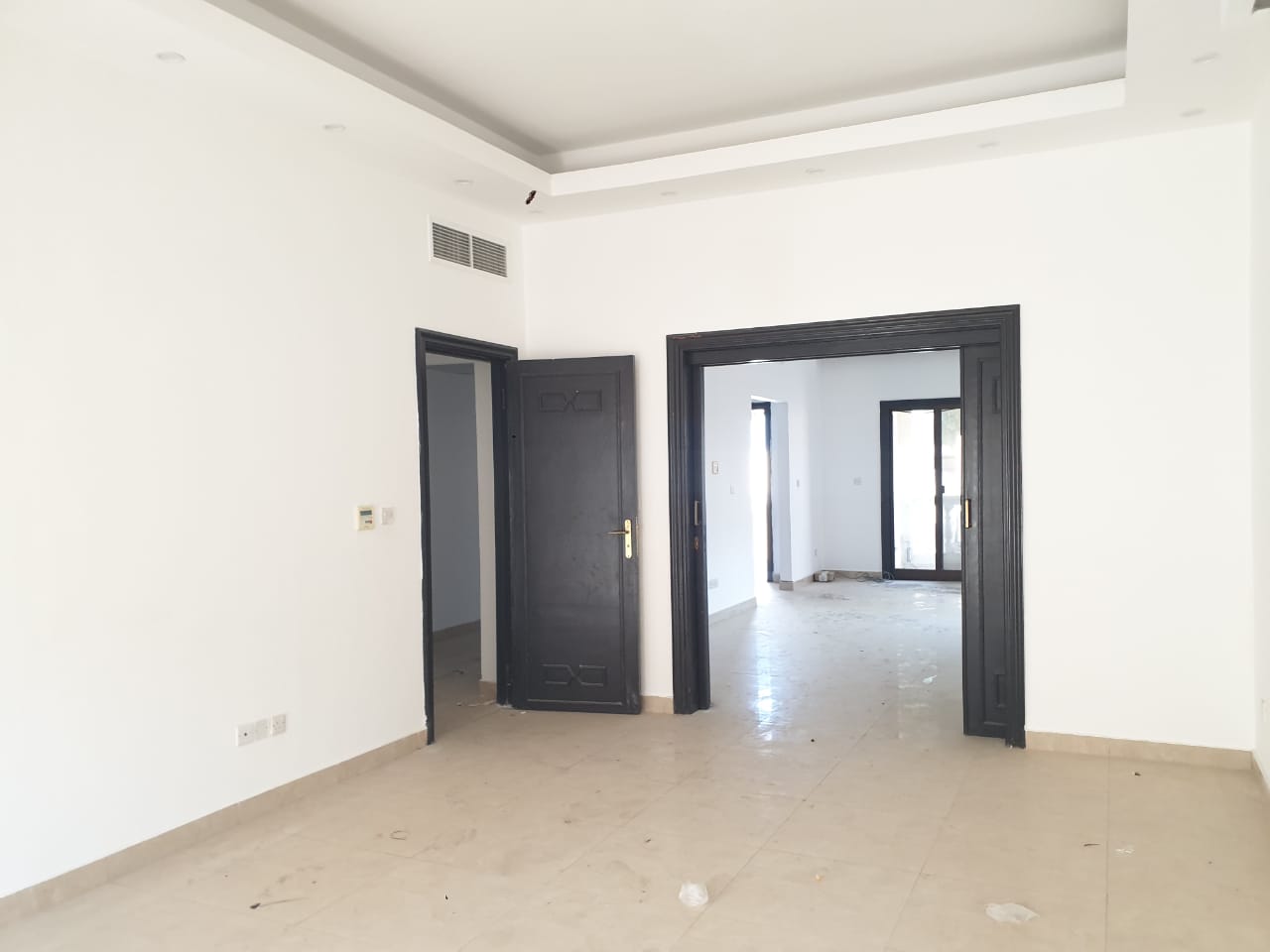 BEAUTIFUL RENOVATED VILLA WITH LARGE PRIVATE GARDEN AND SHARED SWIMMING POOL