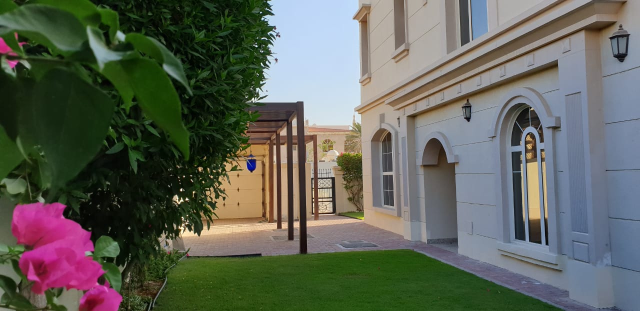 BEAUTIFUL CHARMING VILLA WITH PRIVATE GARDEN AND SHARED POOL IN AL BADAA