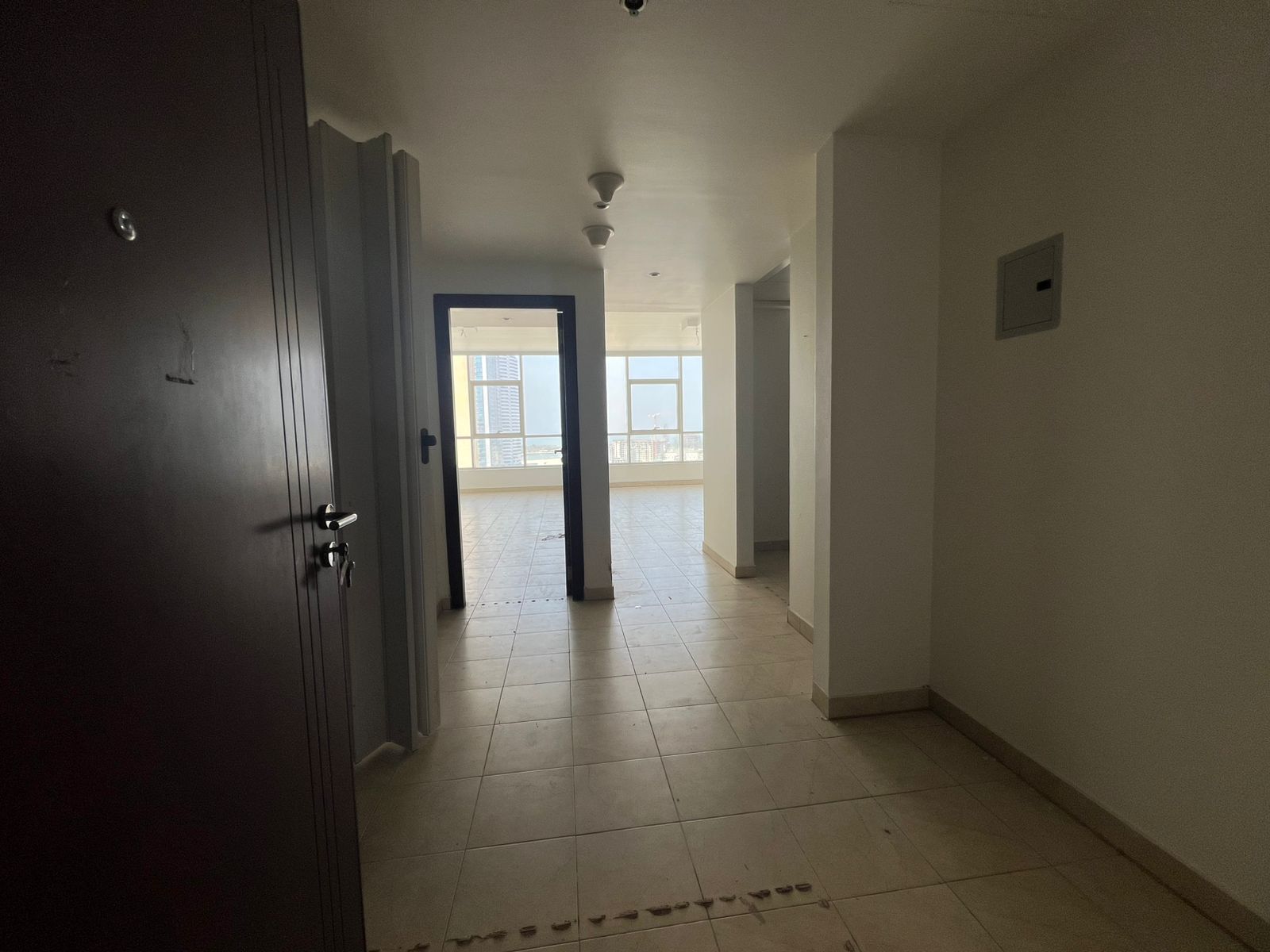 Largest one-bedroom apartment in Al Mamzar, AED 50,000 rent, free AC, gym, pool, and free parking, with 4 or 6 payment options.