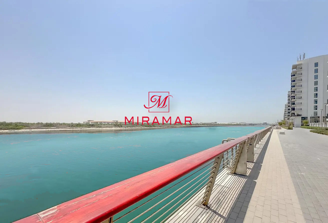 Partial Canal View Maid Room Ideal Location