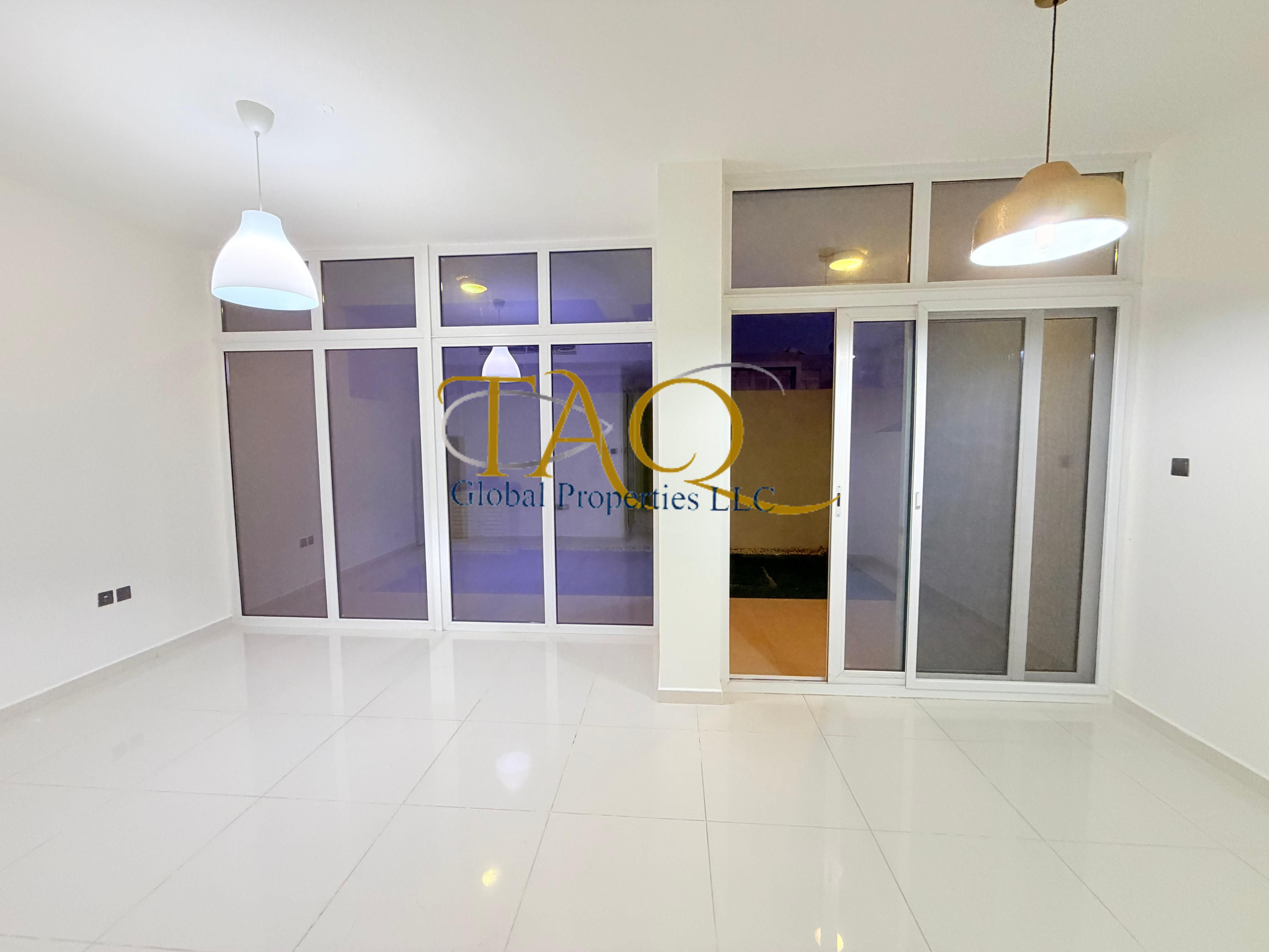 READY TO MOVE l 3BR MIDDLE UNIT l SINGLE ROW l