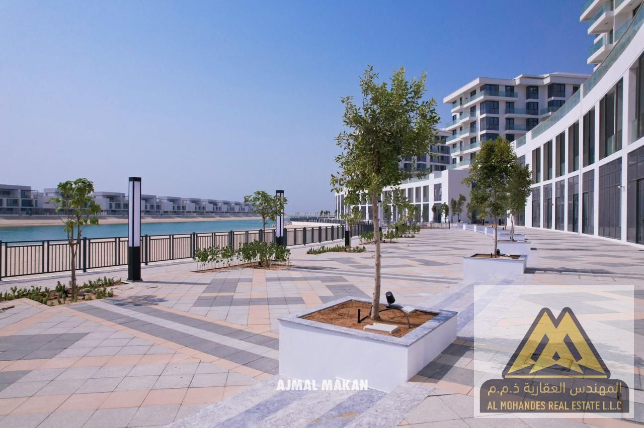 For Sale – 1 Bedroom Apartment in Sharjah | Prime Location with Full Island View