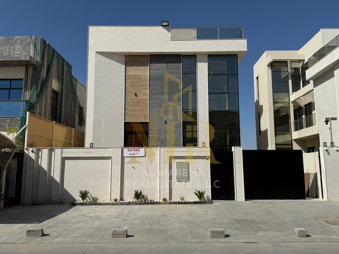Modern two-story villa with a rooftop terrace, central air conditioning, private pool, super deluxe finishing, freehold ownership for all nationalitie
