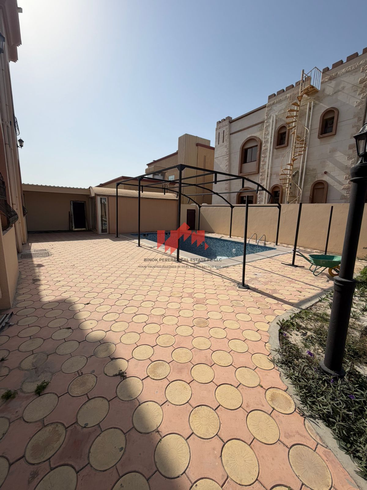 Beautiful 4BHK Villa with Private Swimming Pool and Underground Room in Seih Al Uraibi