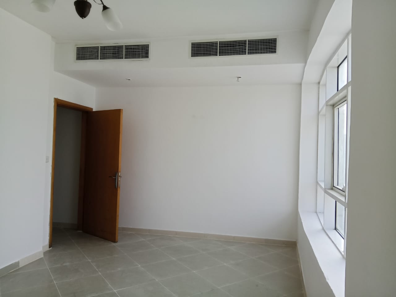 Unique Apartment for Rent – Al Taawun (on the main road) Direct sea view 3 bedrooms and a living room 2 bathrooms Central air conditio