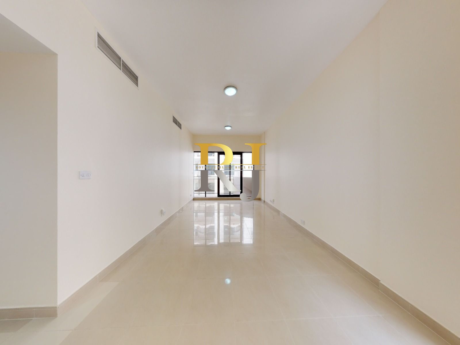 Elegant 4 BR Apartment at Golden Sands 9 - Central A/C & Concierge