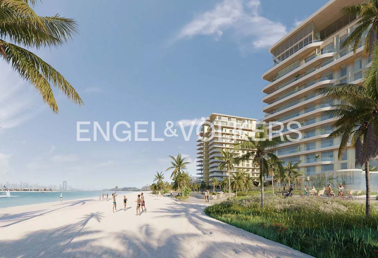 Top Floor | Panoramic Sea Views | Elegant Living