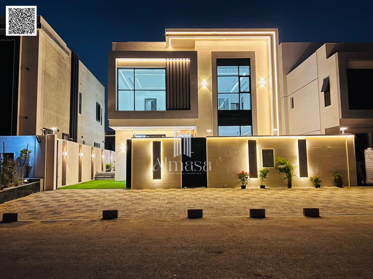 European-style villa with custom finishing, 5 bedrooms, roof terrace, and swimming pool in front of the garden, behind the services area. Freehold own