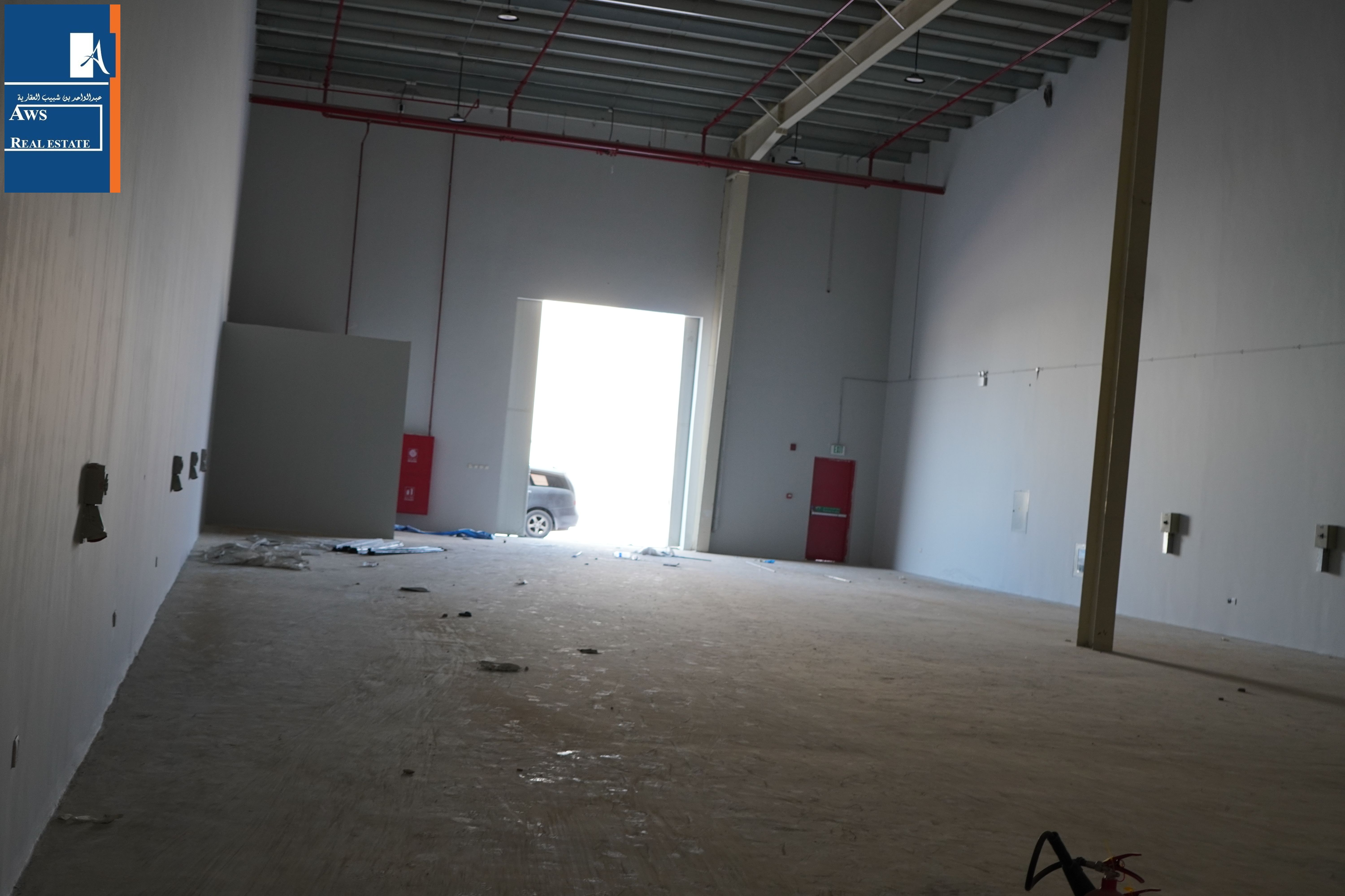 High-Capacity Industrial Warehouse, 11m Height, 100KW Power