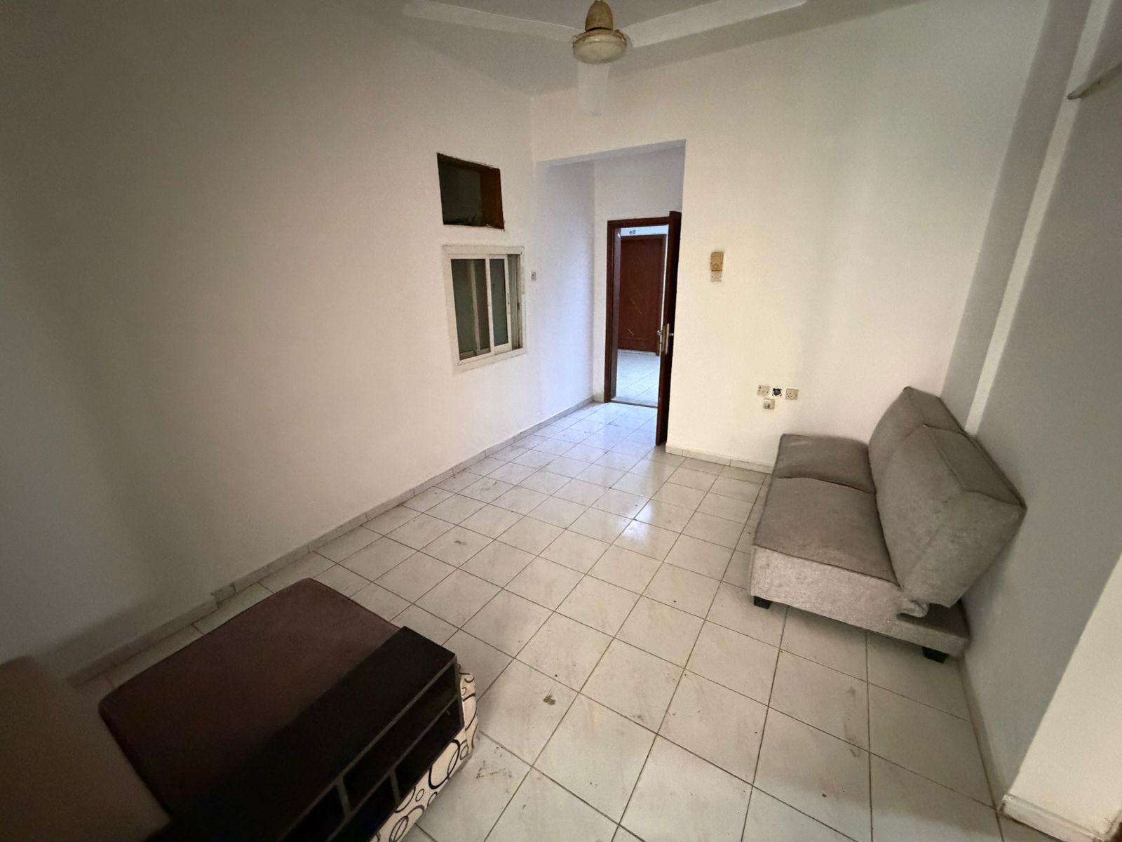 At the lowest prices, two bedrooms and a living room, close to the sea, excellent location, family building with free maintenance from the owner.