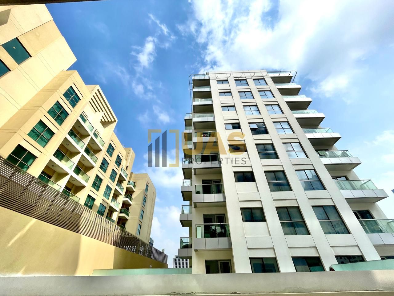 Unique 2bhk/2 Balconies/Gym Pool Parking Free