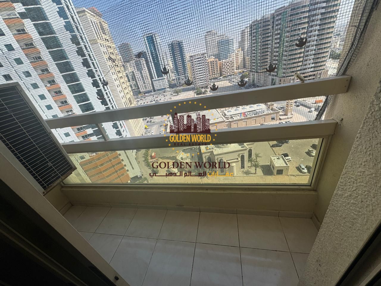 Renovated first-occupant two-bedroom apartment with living area and balcony, open view, practical layout and bright spaces