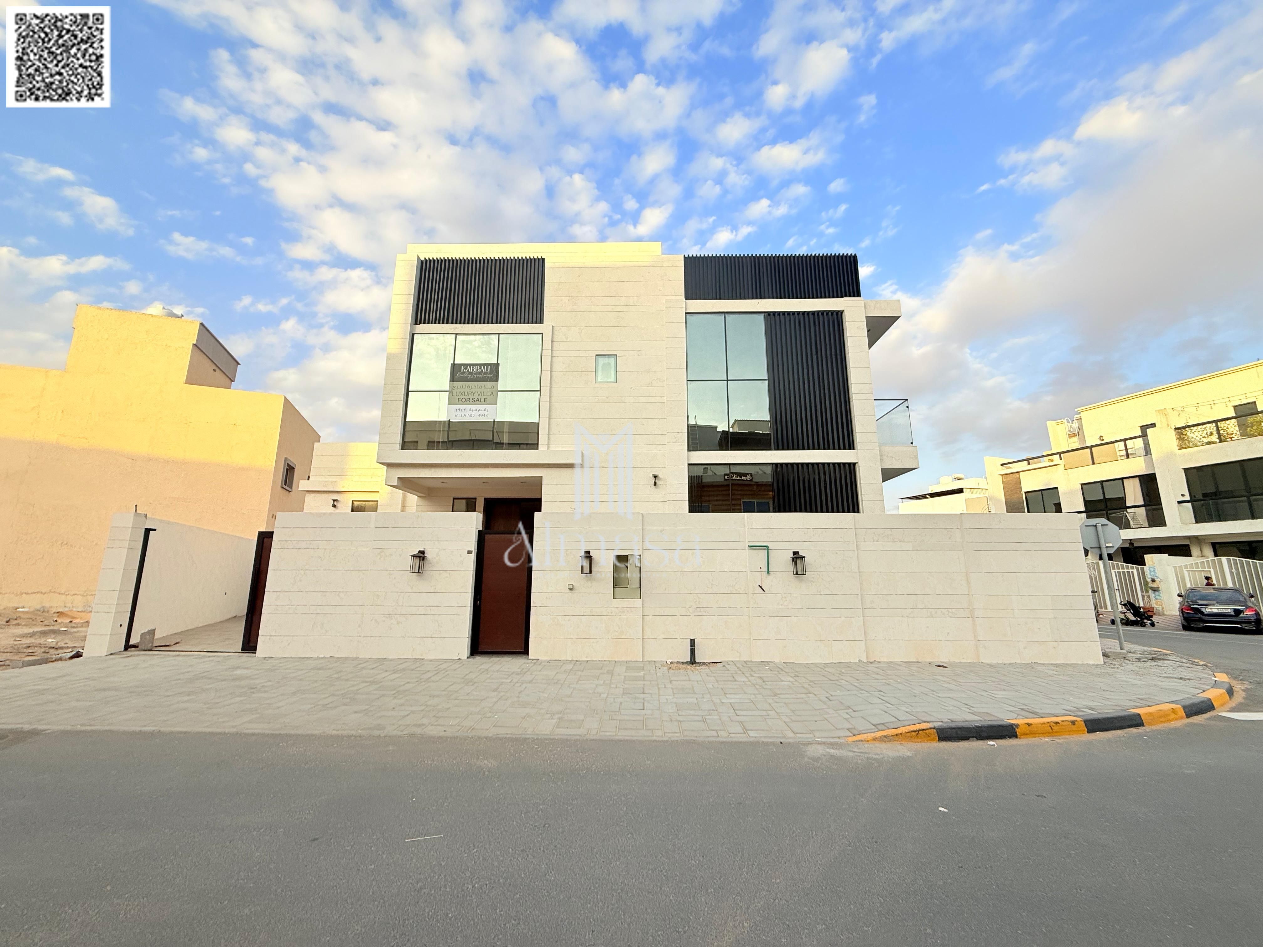 Villa with roof for sale in Ajman at a bargain price. Excellent location. Freehold ownership for life. Price includes water and electricity. Available