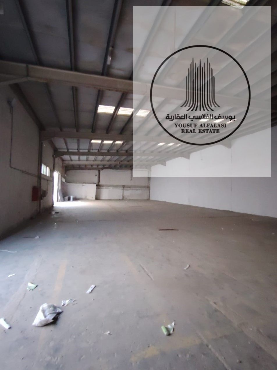 Warehouse for rent at an excellent price, 10,500 sq ft, 55 kW electricity