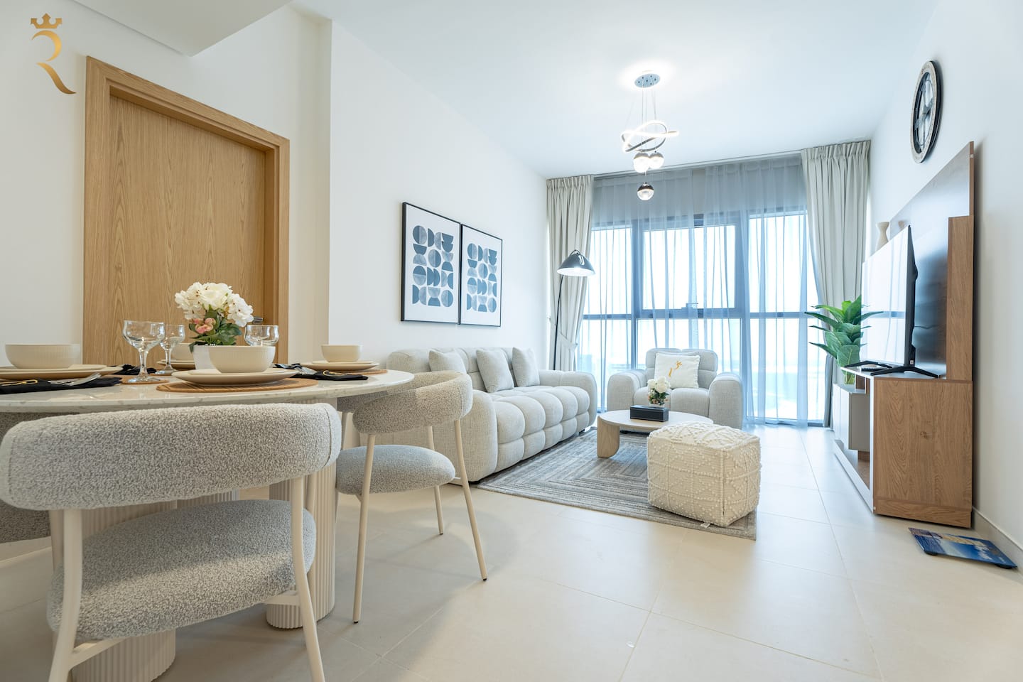 Stylish 3BR | Royal Elite Urban Haven