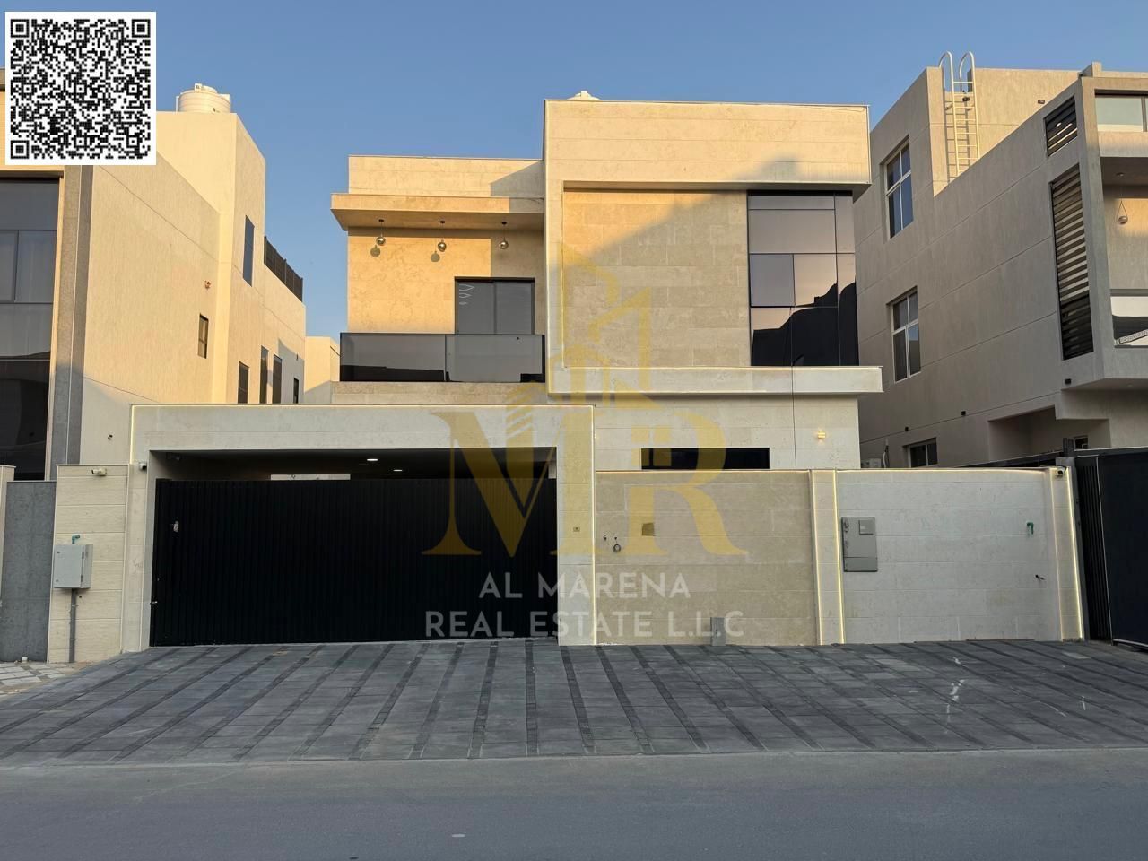 Villa in Al Yasmin area on a main street, two floors and a roof, 5 rooms with a very large roof, freehold ownership