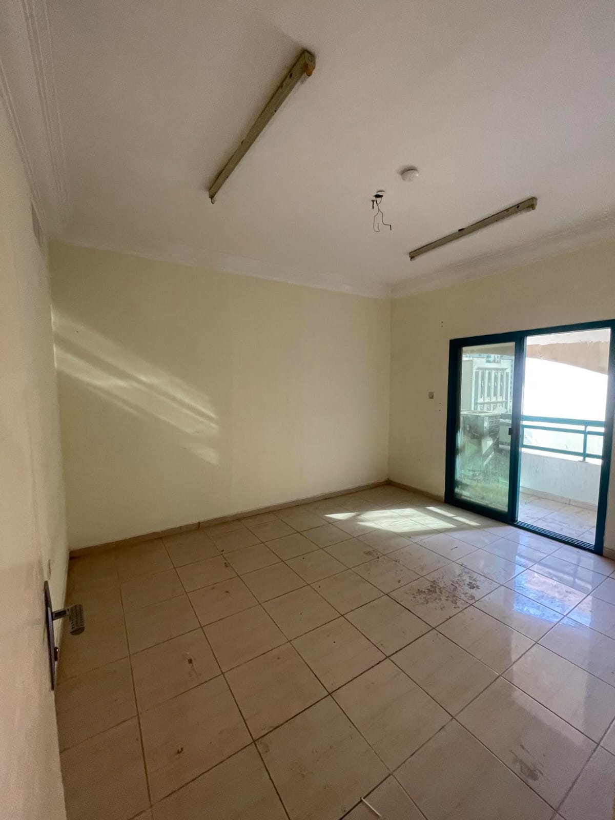 Apartment for Rent – Al Qasimiya (Al Nad) Very close to Jubail Bus Station 2 bedrooms and a living room 2 bathrooms Balcony Excellent