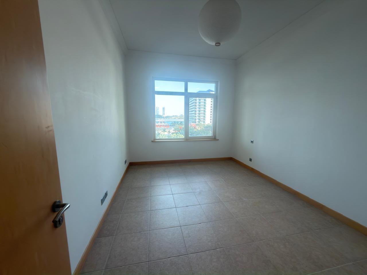 Spacious I Unfurnished | Palm View