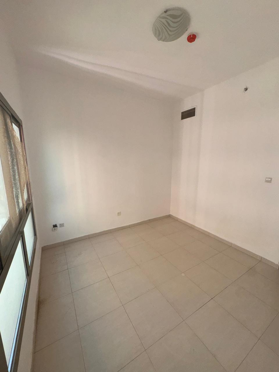 Beautiful apartments for annual rent in Ajman. Three-bedroom apartment with a living room, 45,000 AED payable in 4 installments. 3 bathrooms. Located