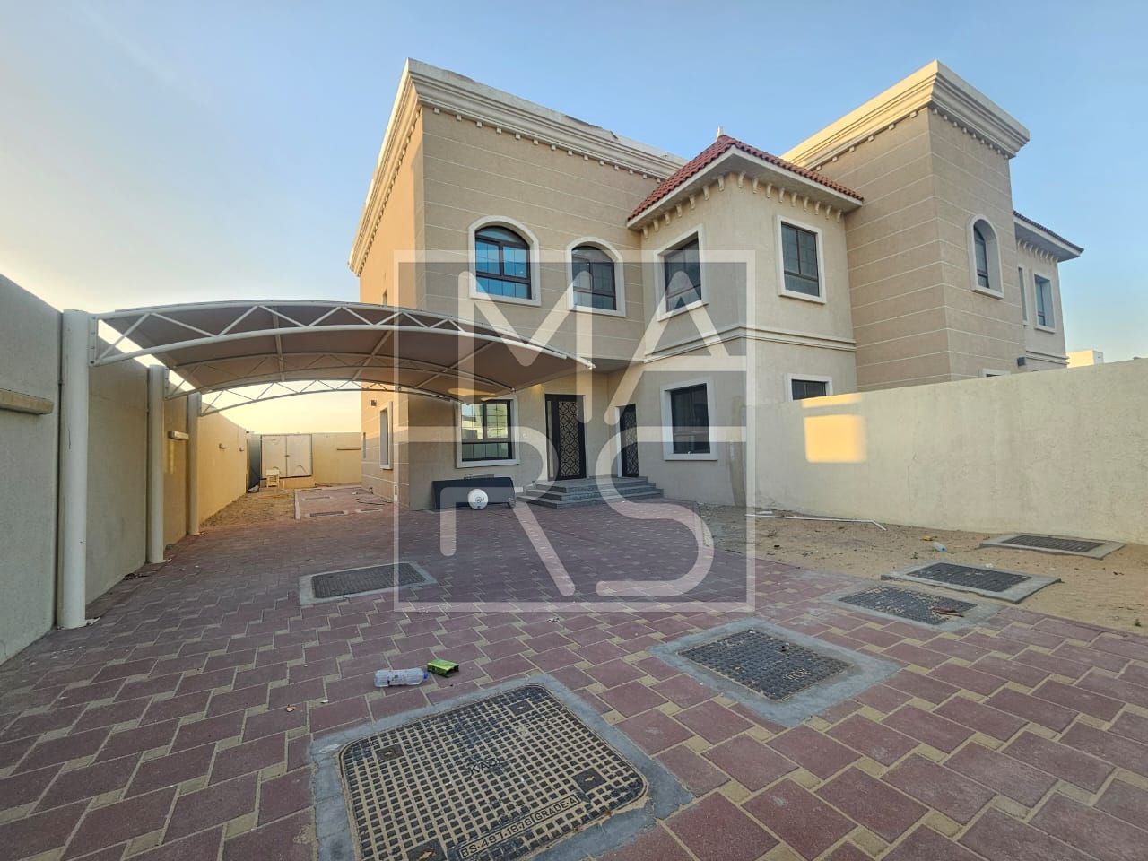 Lavish House | Prime Location | Ready To Move