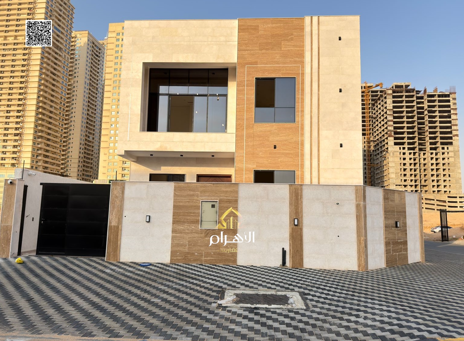 Luxury Villa in Al Amrah Spacious land with elegant construction. Freehold ownership for all nationalities Contact: Mohamed Marzouk – Al Ahram