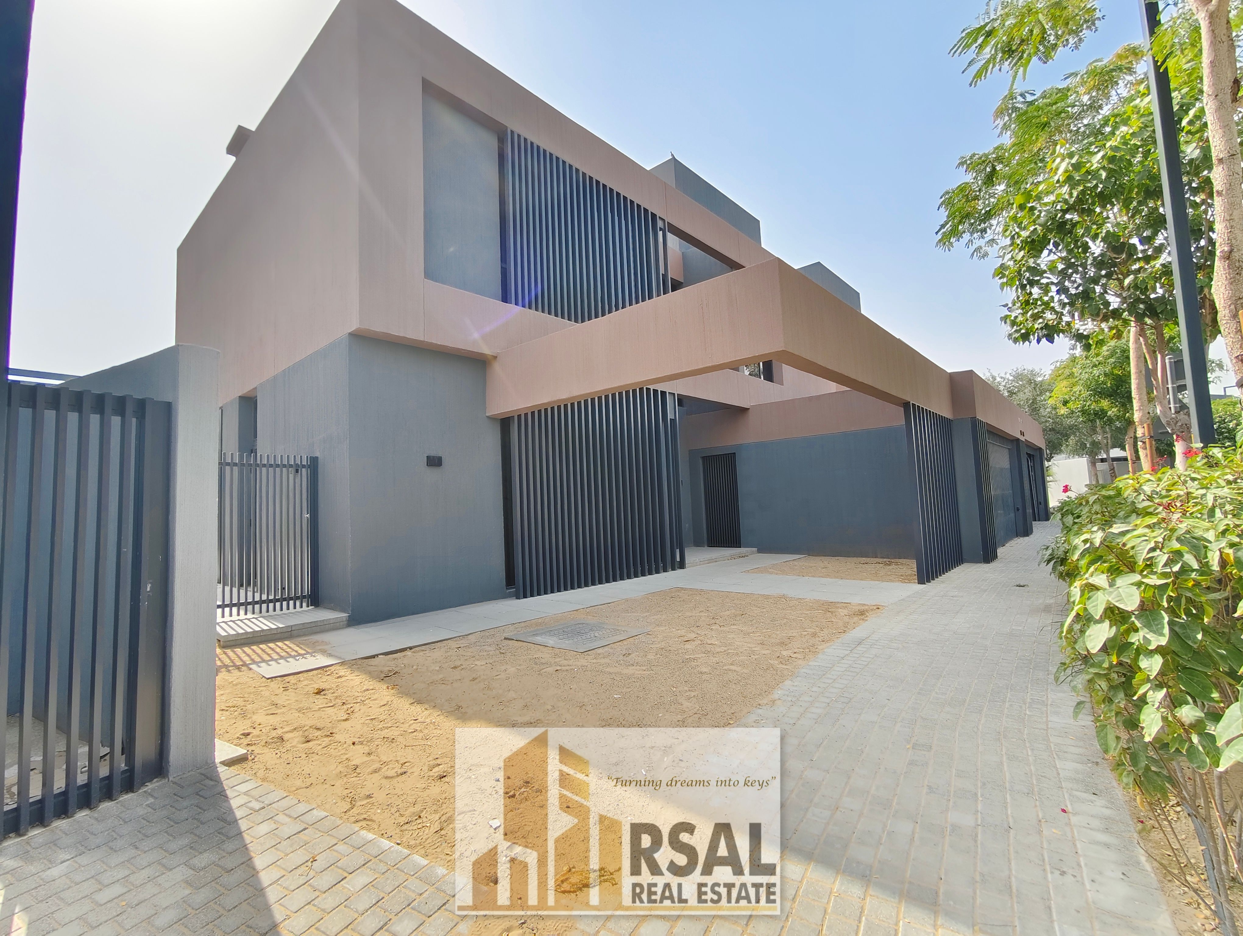 Brand New 5BR villa with private pool Majlis Room Driver Room