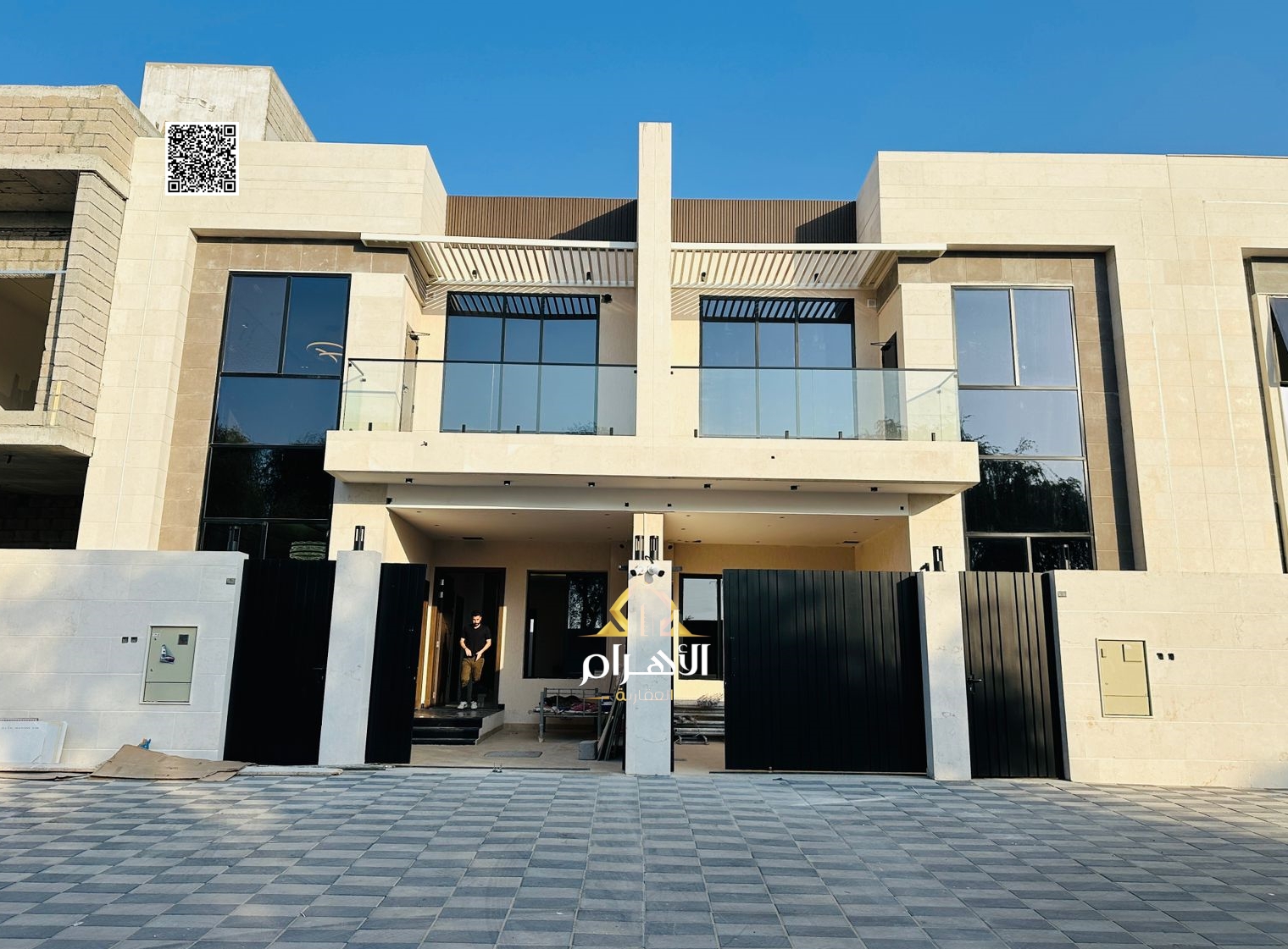 Luxury Villa in Al Yasmin Spacious land with elegant construction. Freehold ownership for all nationalities Contact: Mohamed Marzouk – Al Ahr