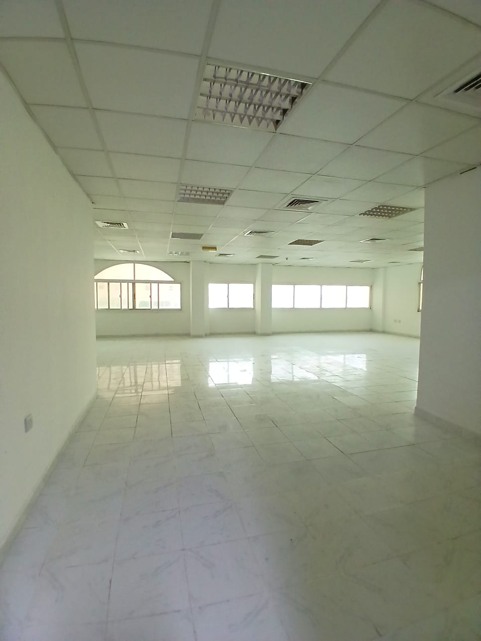 Spacious Office in Al Qasmia Sharjah With Kitchen & Washroom Aed 65K Only Size 2500 Sqft Washroom 1