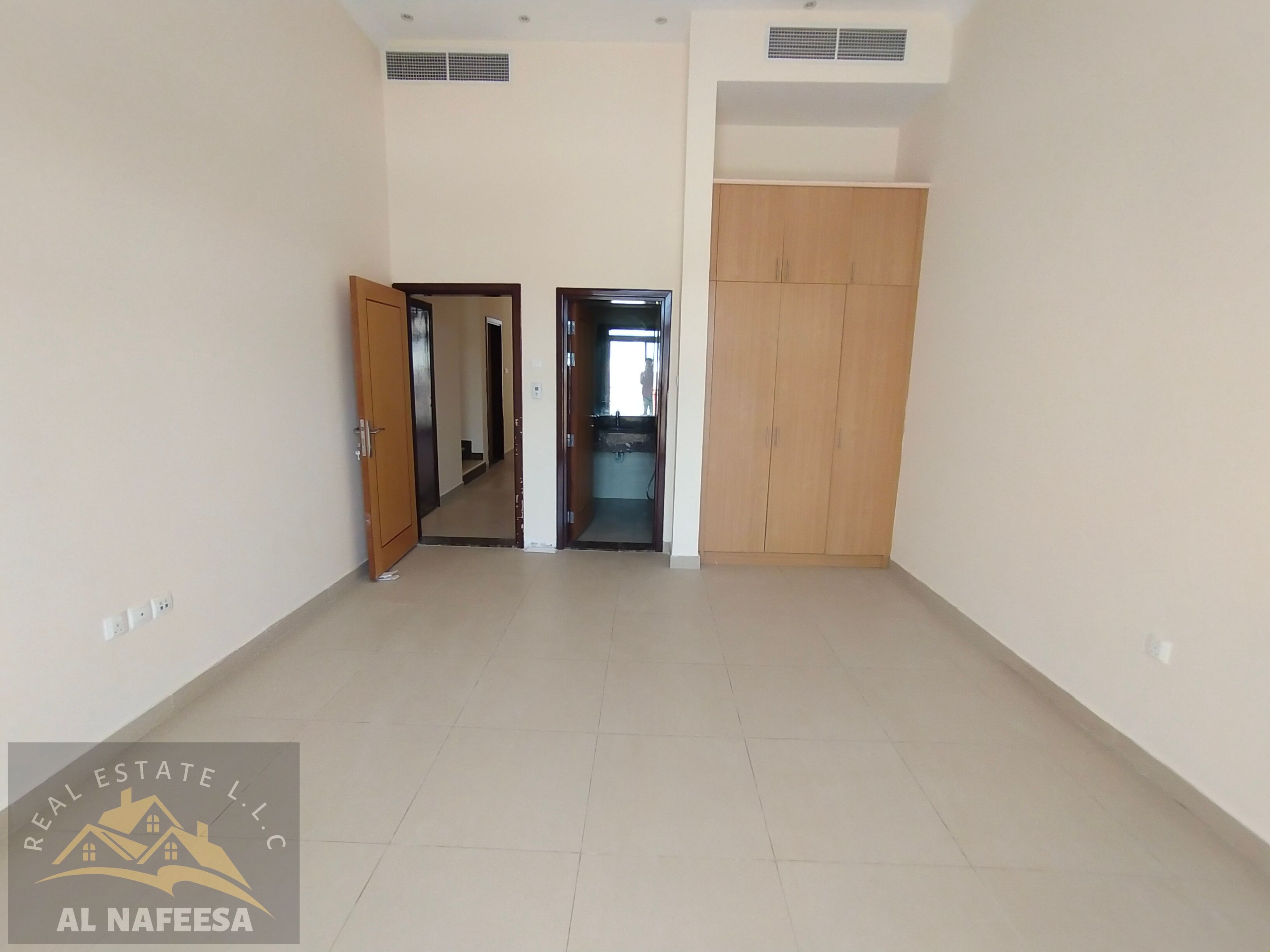 Ready to move - 4 bedrooms villa for rent
