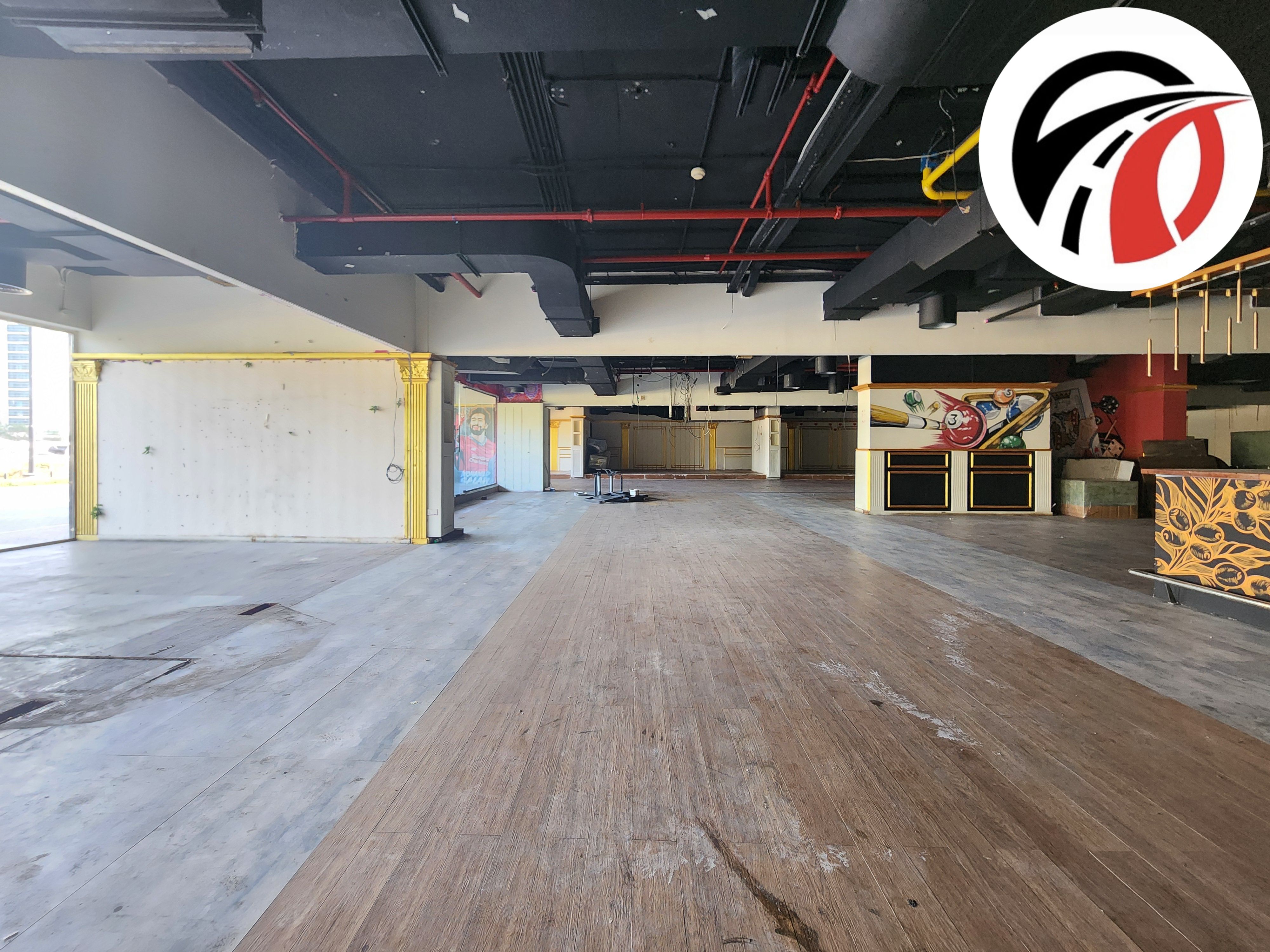 Road Facing ! Chiller Free Best location Shop for Rent