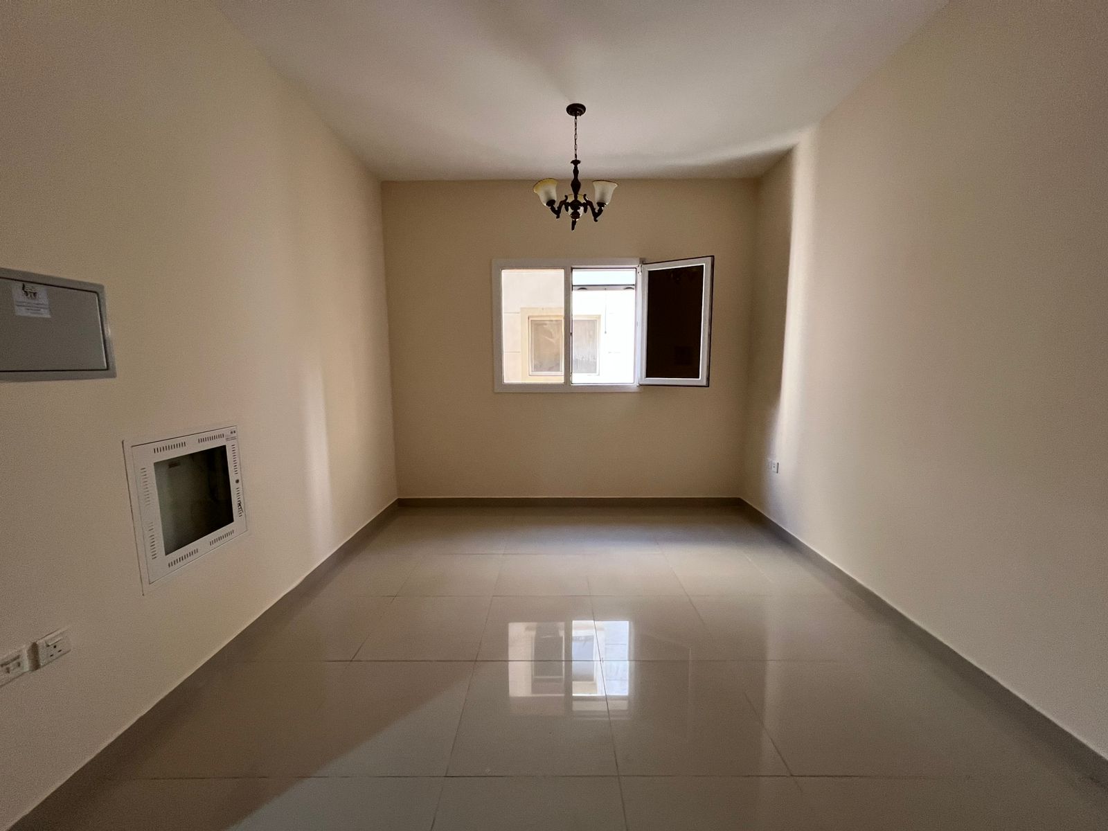 Second tenant/Post-dated deposit/30,000/1BHK/Families only